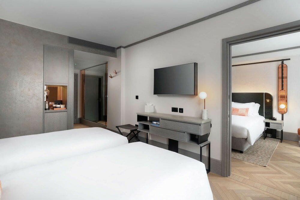 Фото Hart Shoreditch Hotel London, Curio Collection by Hilton