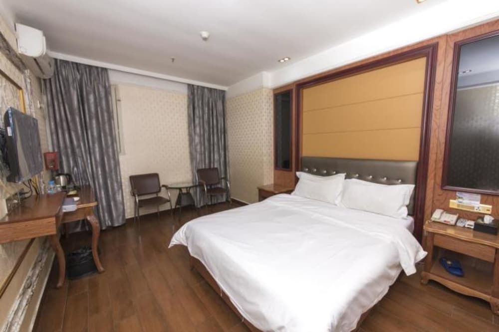 Фото Yimi Hotel Xichang Metro Station Branch