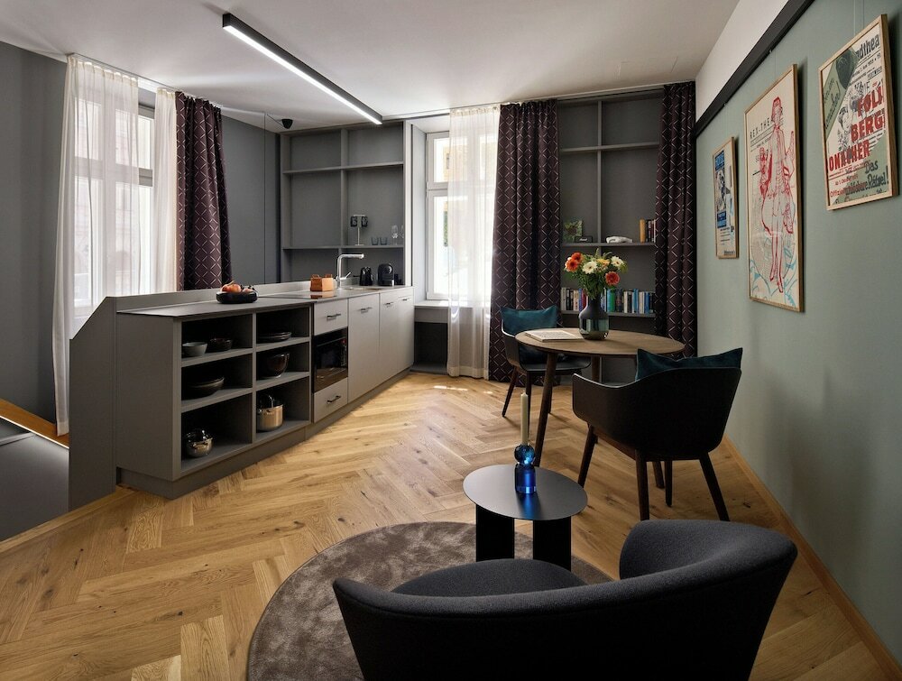 Фото Urbanauts Studios Fillgrader