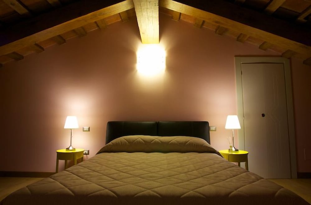 Фото Tenuta Borgo Santa Cecilia