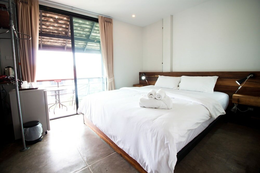 Фото The Arak Bed Bar and Hostel