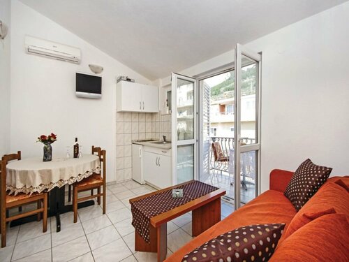 Гостиница Comfortable Apartment in Makarska Near to Beach в Макарске