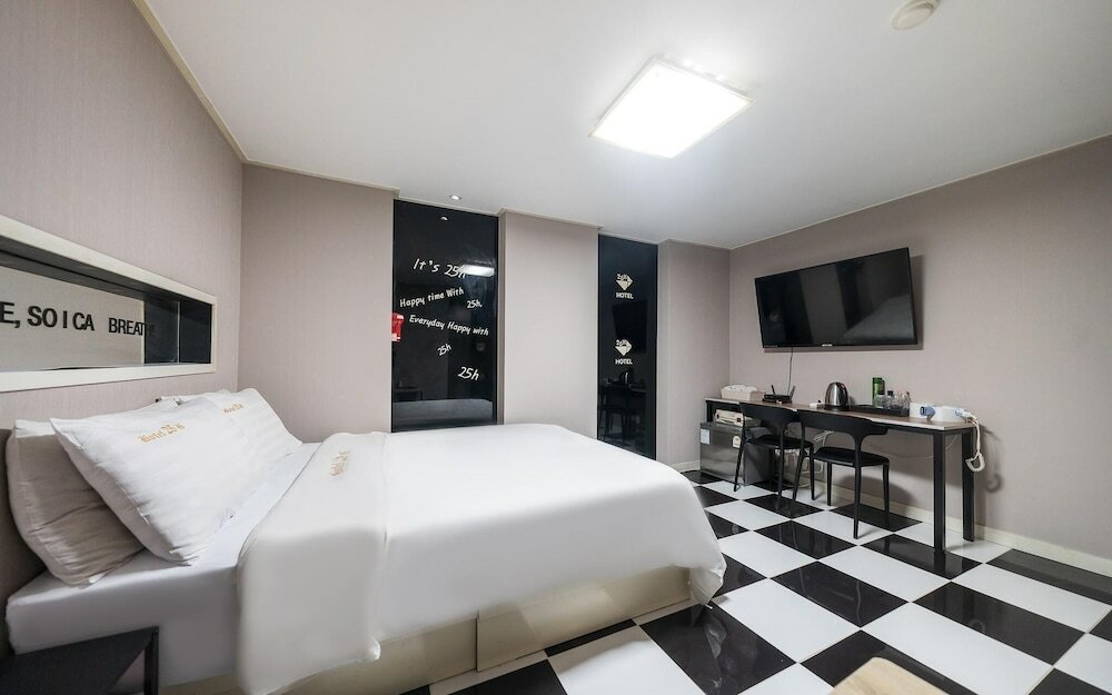 Фото Suwon Station 25h