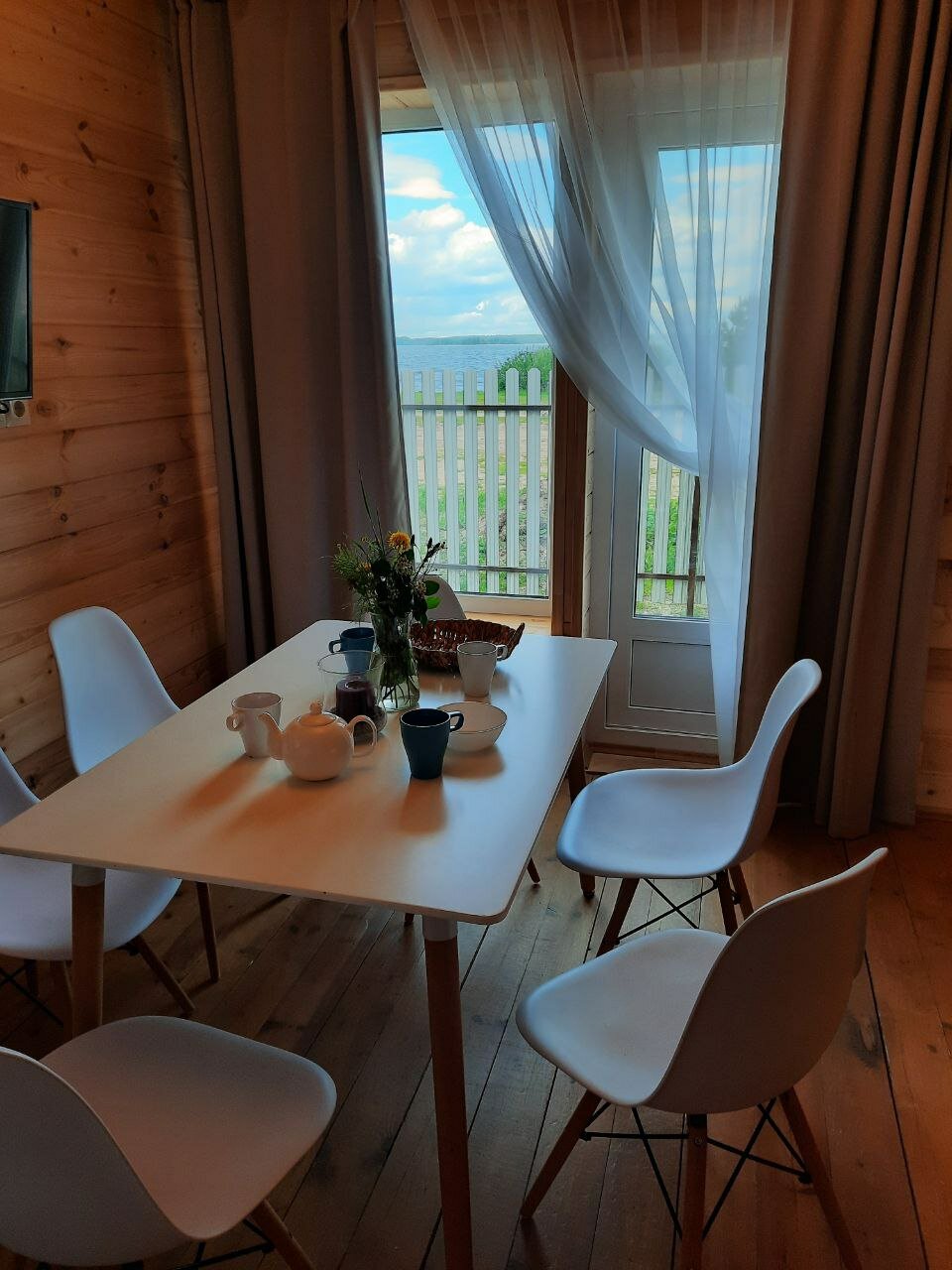 Фото Зеленый дом у пляжа