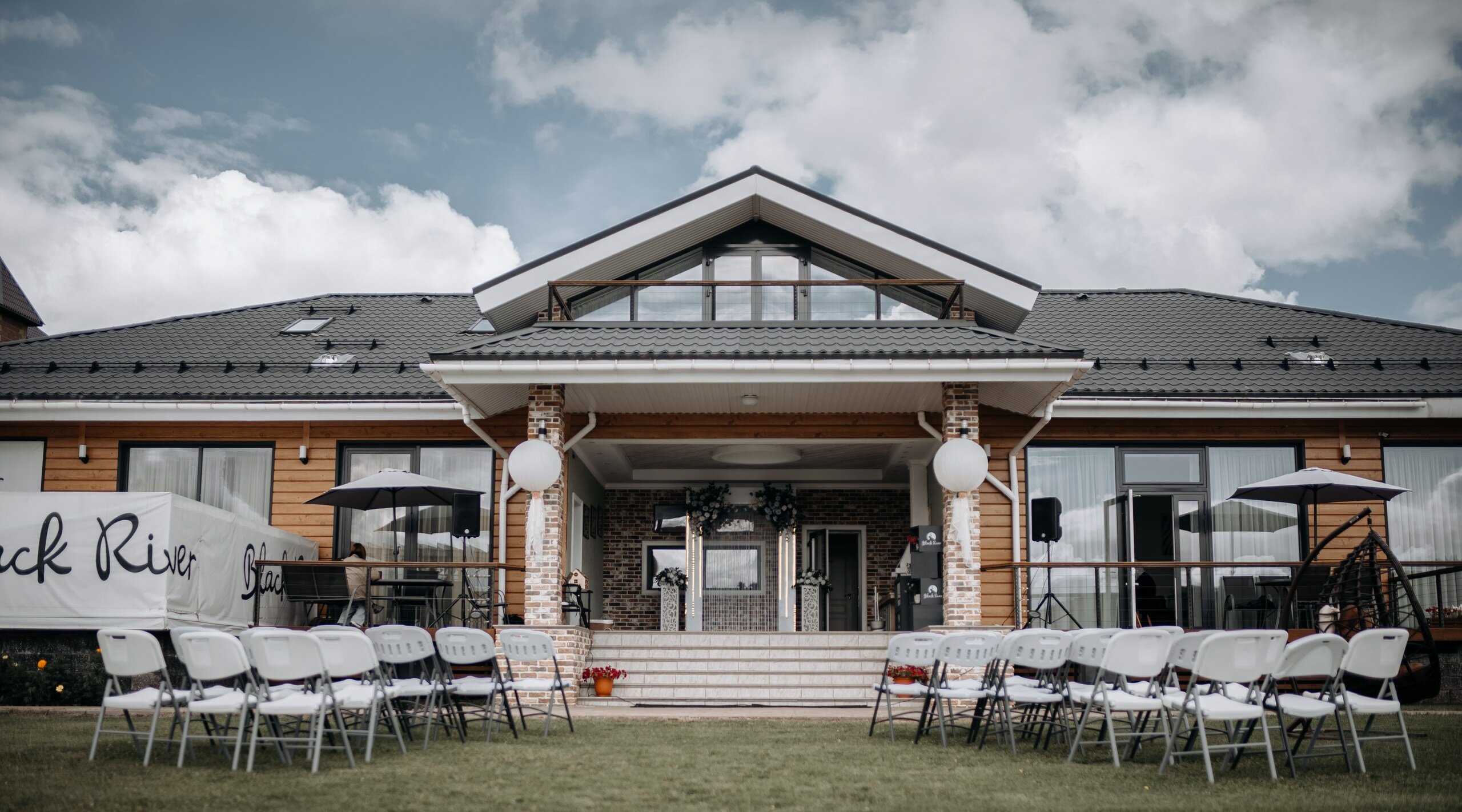 Фото Black River