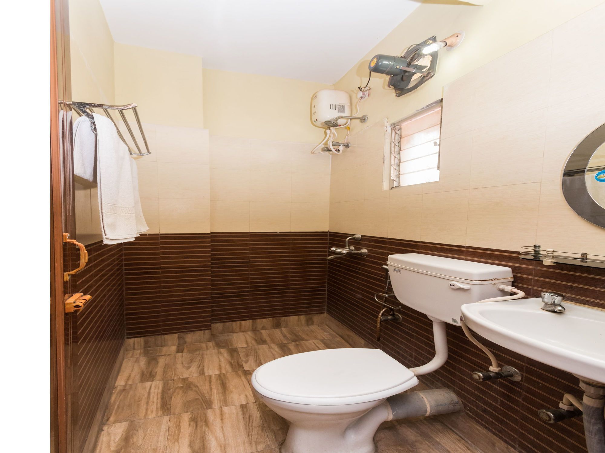 Фото Oyo 5718 Pratiksha Guest House