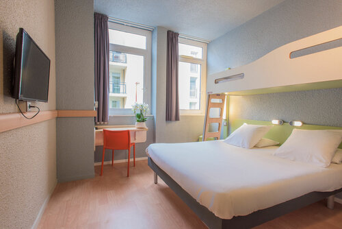 Внешний вид отеля Ibis budget Le Mans Centre в Ле Мане, фото 1