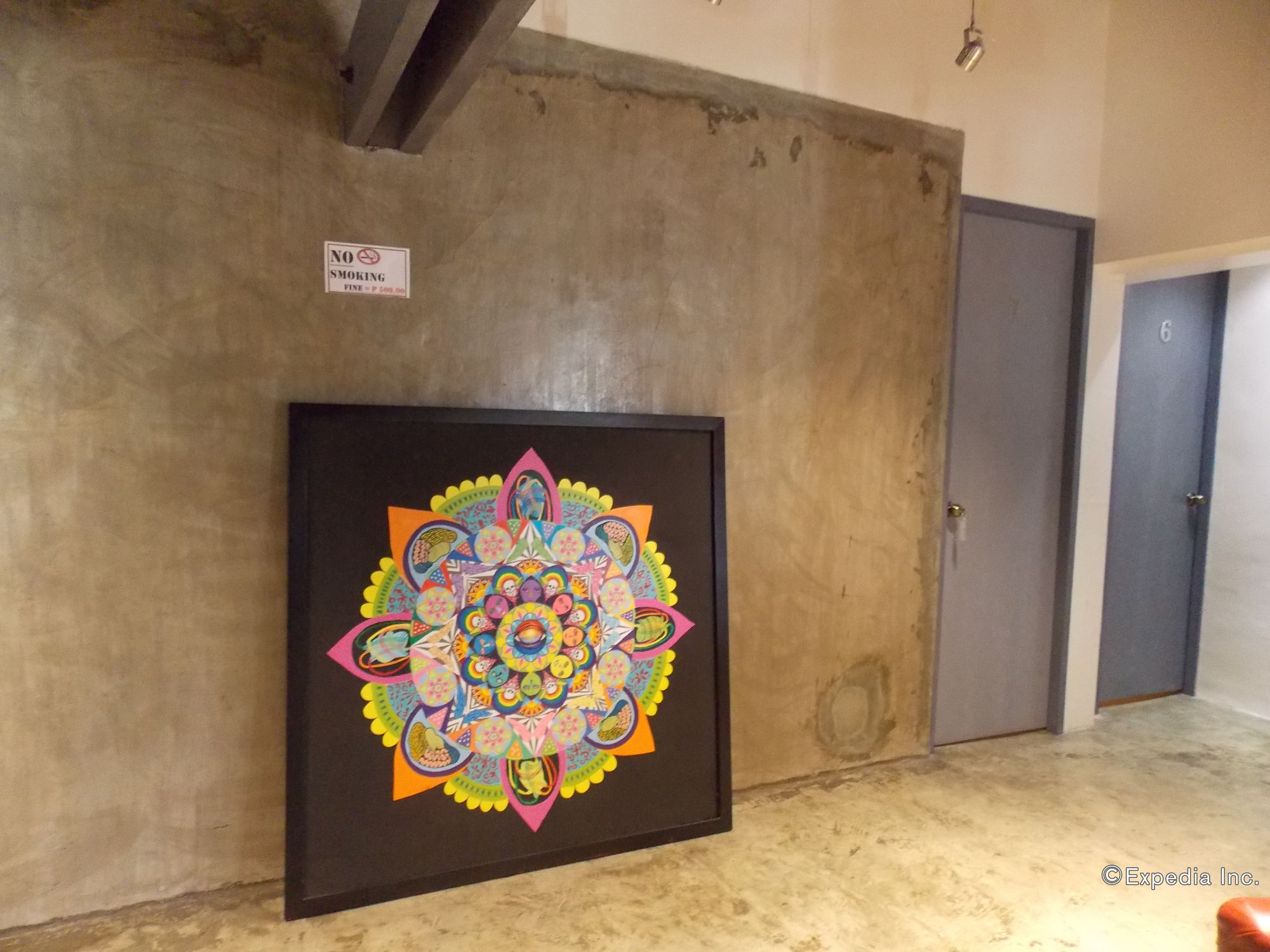 Фото Hometown Hotel Bacolod - Lacson