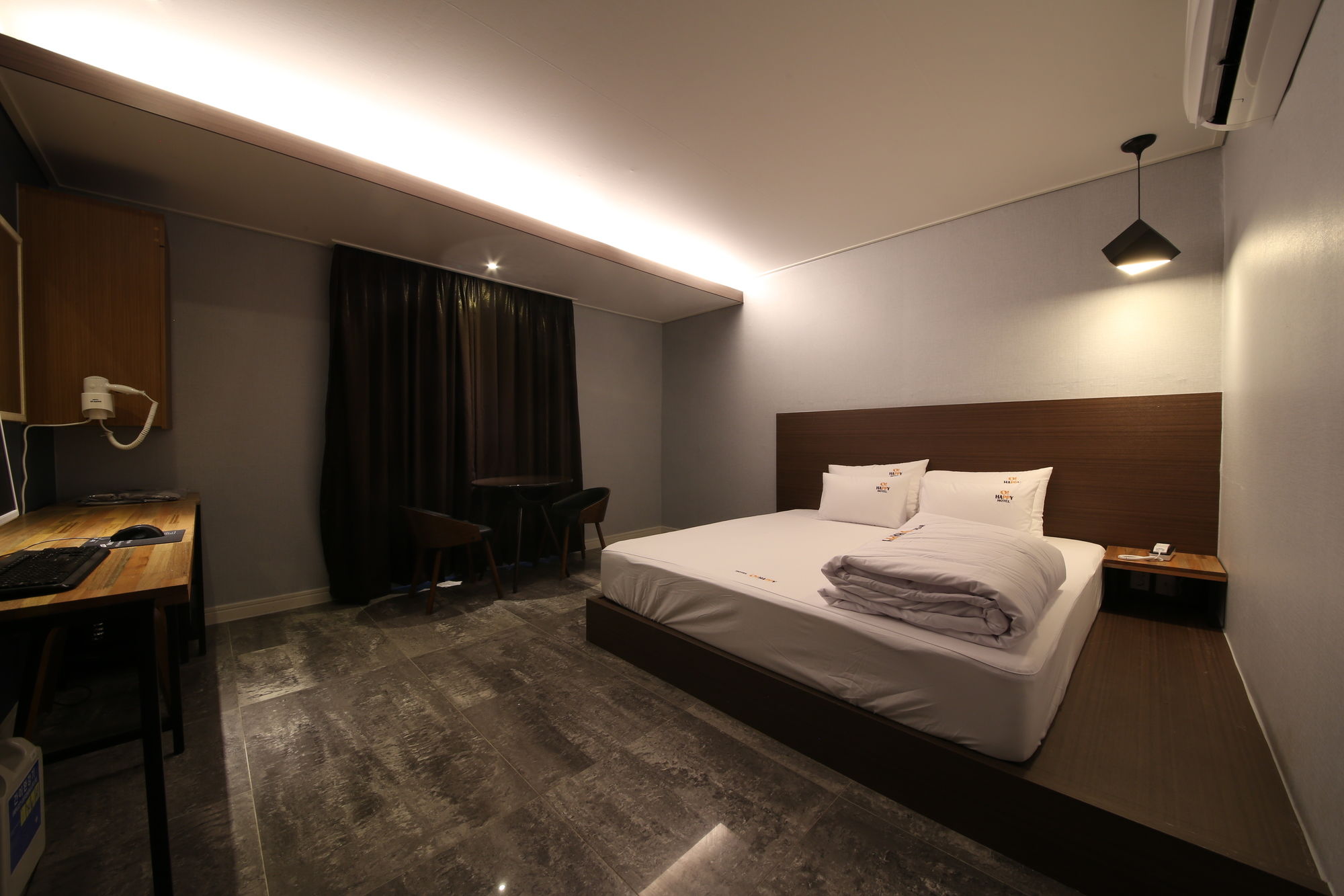 Фото The Stone Bridge Hotel