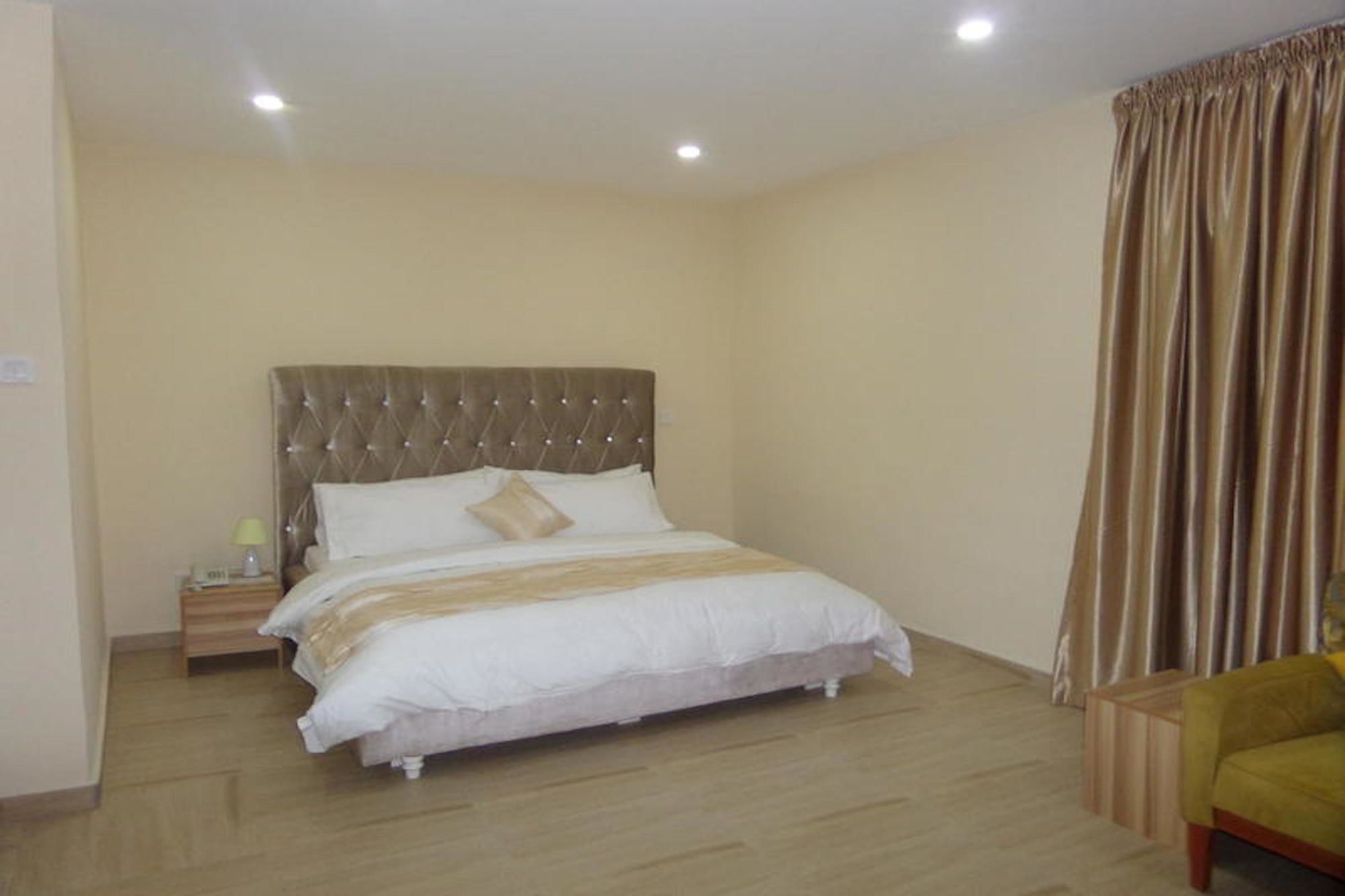 Фото Alexia's Place Hotel