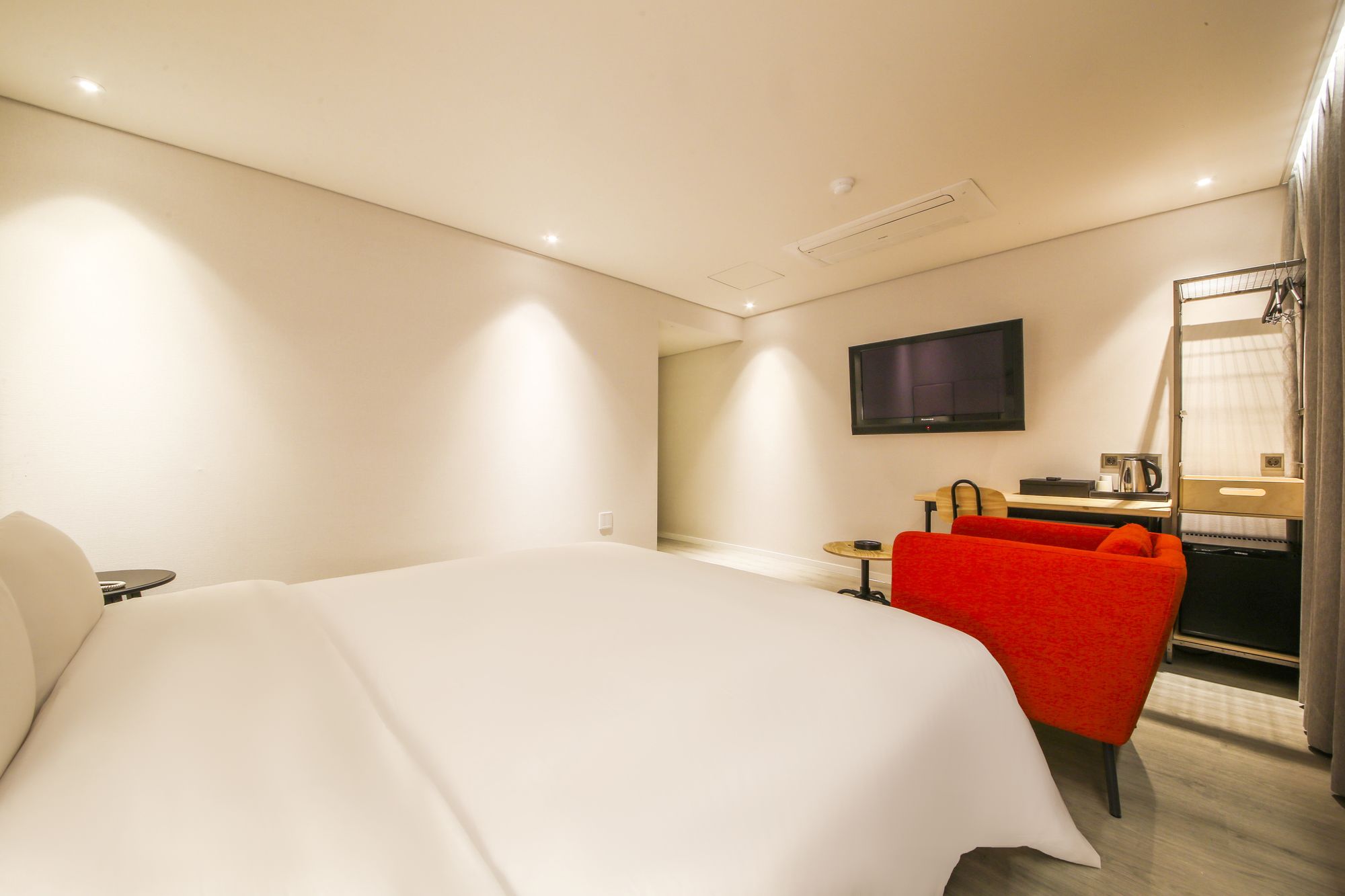 Фото Hotel Londoner Yongwon