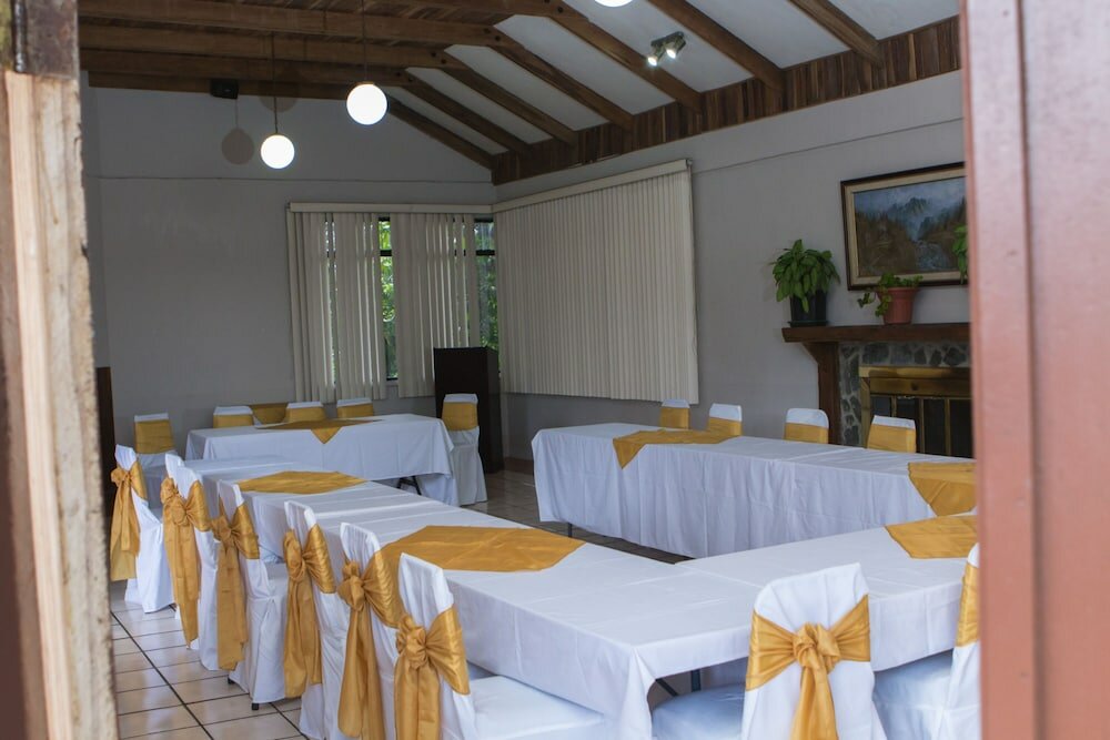 Фото Hotel Villa Zurquí