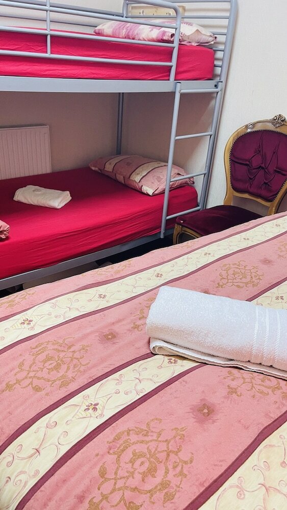 Фото The Albany Hotel