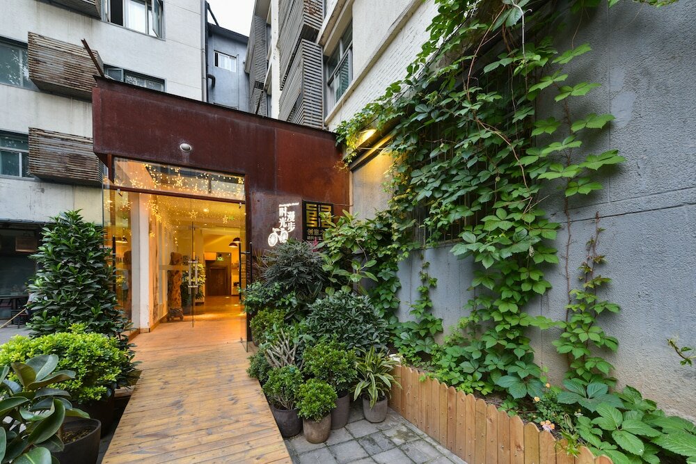 Фото Nostalgia Hotel Beijing Yonghe Lama Temple