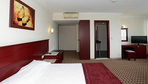 Yazar Hotel (Muğla, Milas District, İnönü Cad.) ، فندق