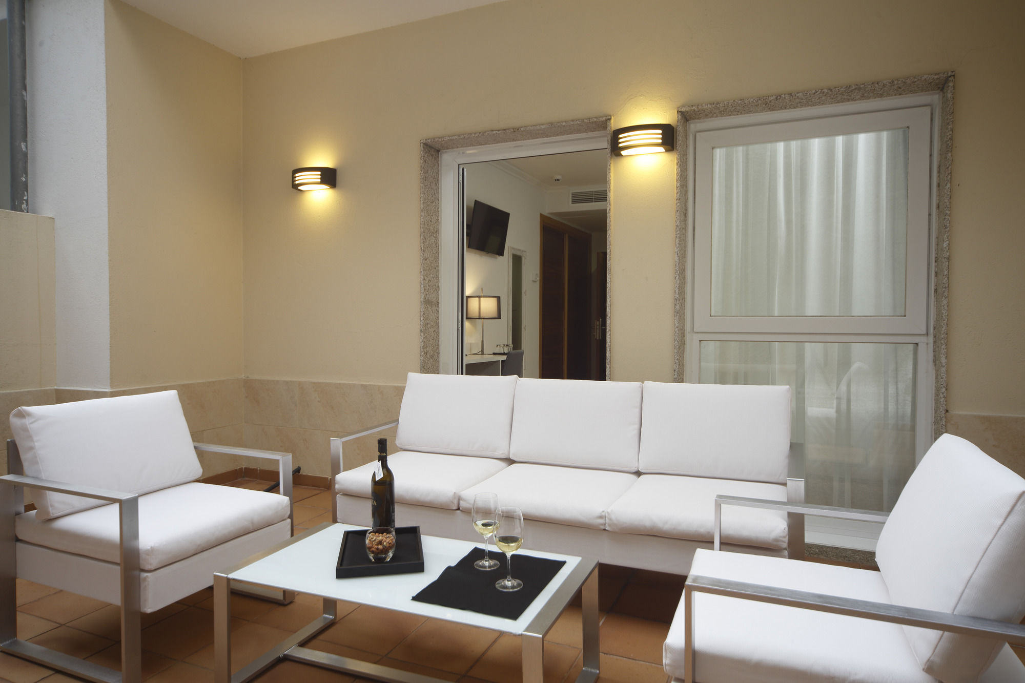 Фото Capitol Boutique Hotel