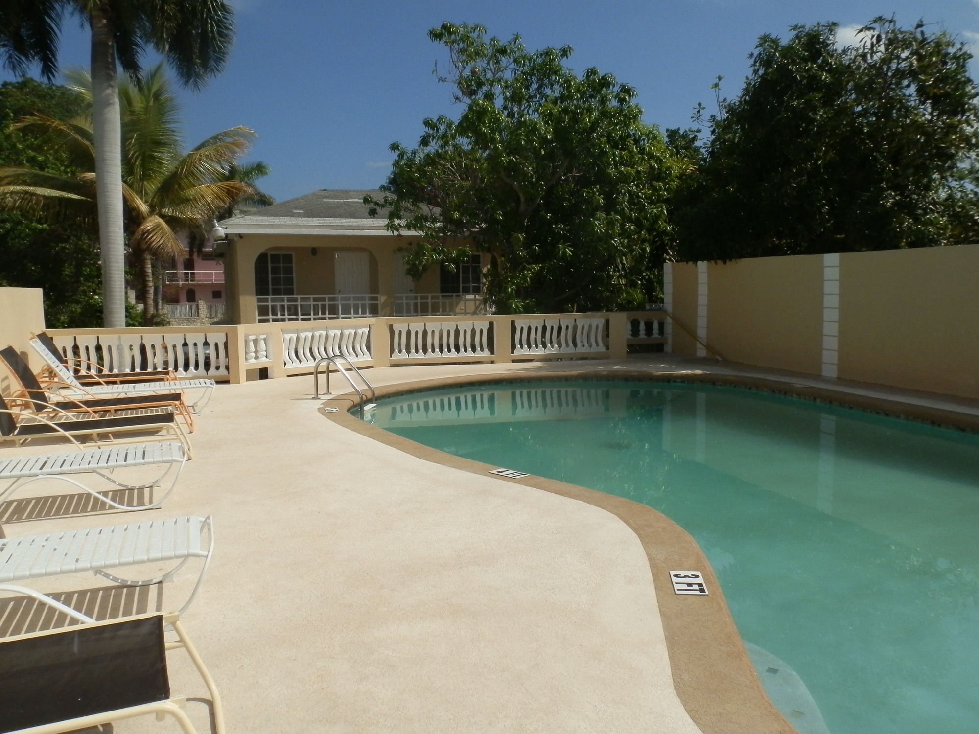 Фото Paradise on the Rocks