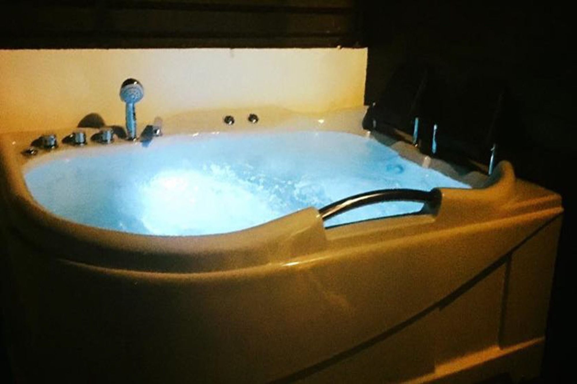 Фото Chaamaran Boutique Hotel