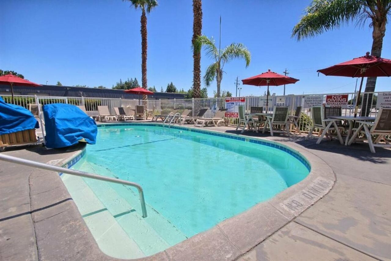 Фото Motel 6 Fresno, Ca - Blackstone South