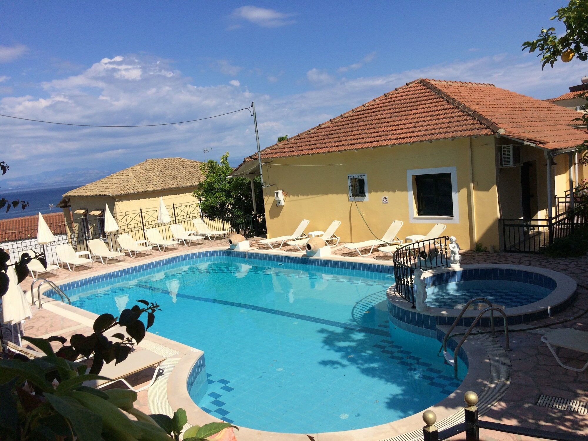 Фото Avra Paradise Aparthotel