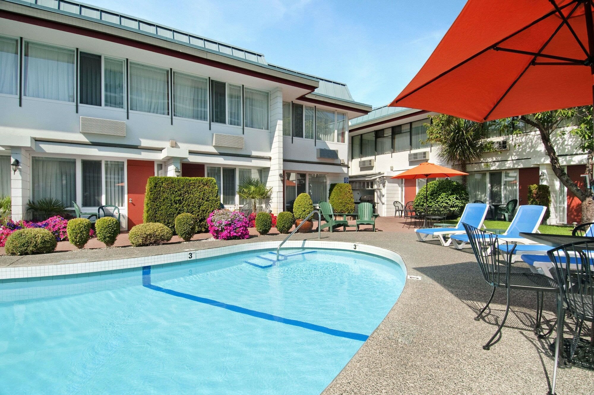 Фото отеля 2