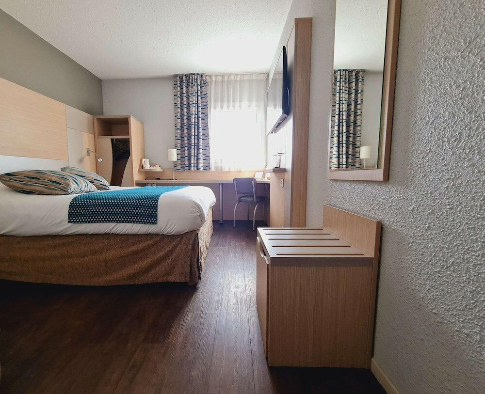 Фото Hotel Kyriad Marseille Palais Des Congres - Vélodrome