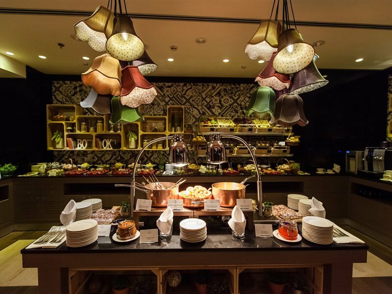 Фото Ikonik Parlament