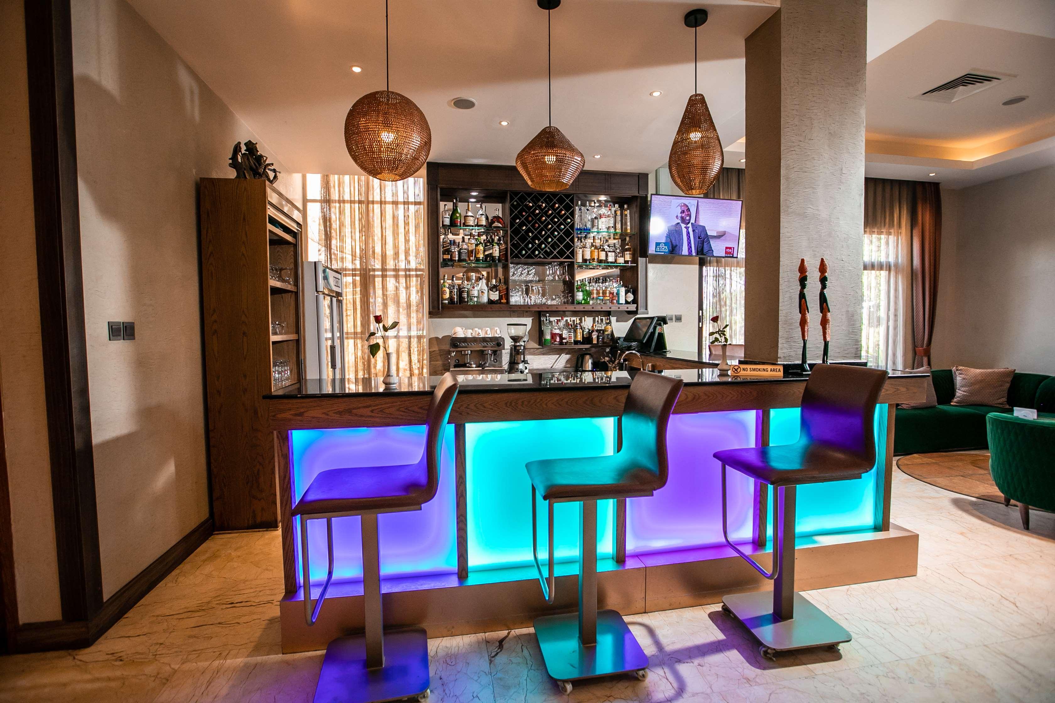 Фото Отель The Athena