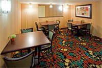 Фото Holiday Inn Express Fairfax - Arlington Boulevard, an Ihg Hotel