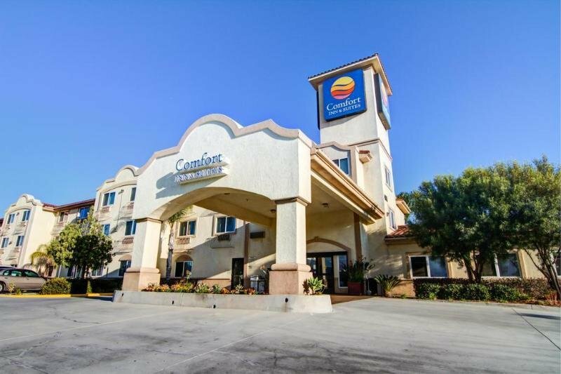 Гостиница Comfort Inn & Suites Murrieta Temecula Wine Country в Мерриете