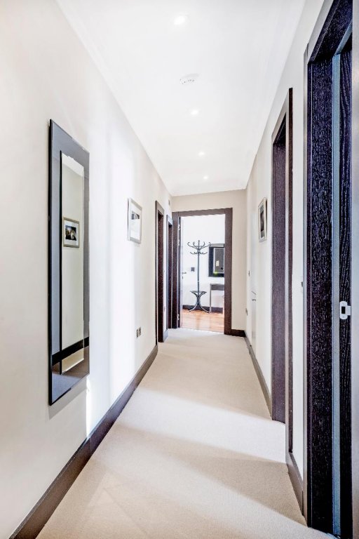 Фото 130 Queen's Gate Apartments