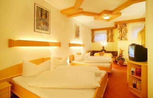 Hotel Apart Garni Erna, Ishgl, photo