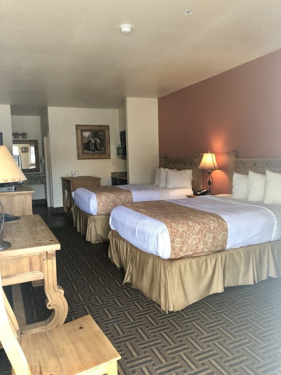 Фото Best Western Adirondack Inn