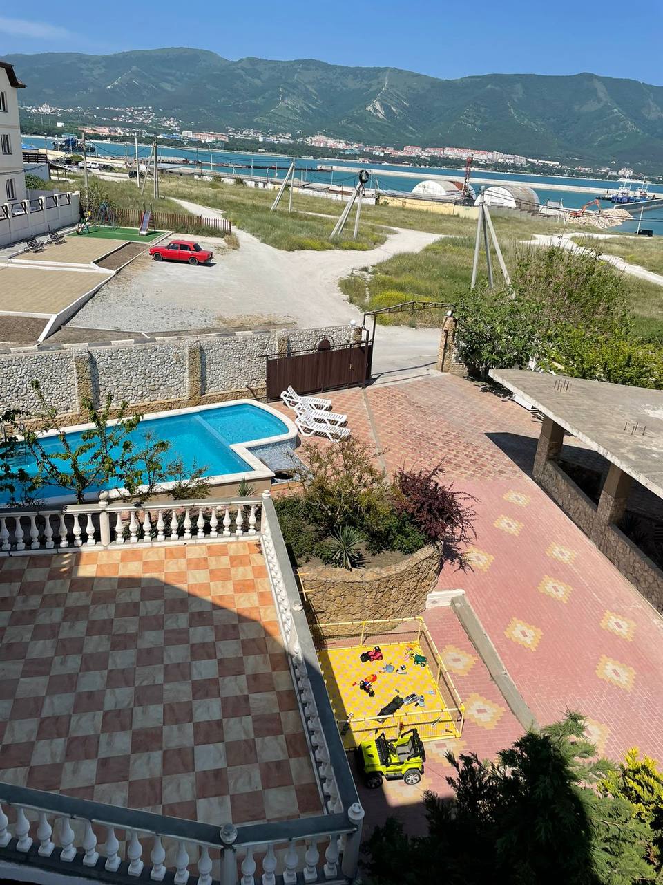 Фото отеля 2