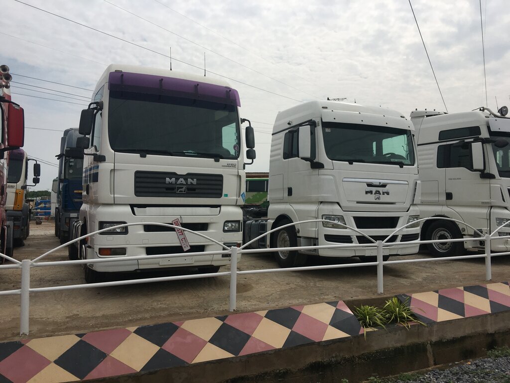 Trucks Man Ghana trucks, Accra, photo