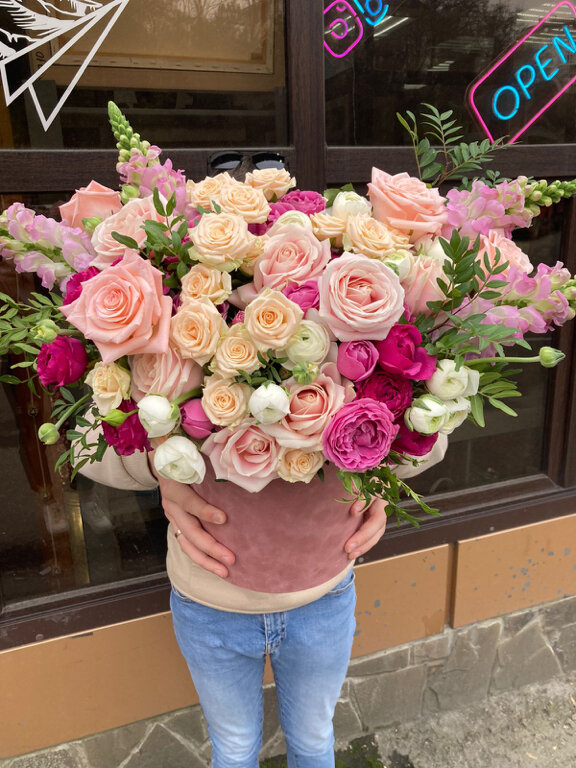 Flowers and bouquets delivery Kabinet Buketa Flowers, Sochi, photo