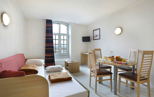 Гостиница Residence Les Demeures Champenoises в Эперне