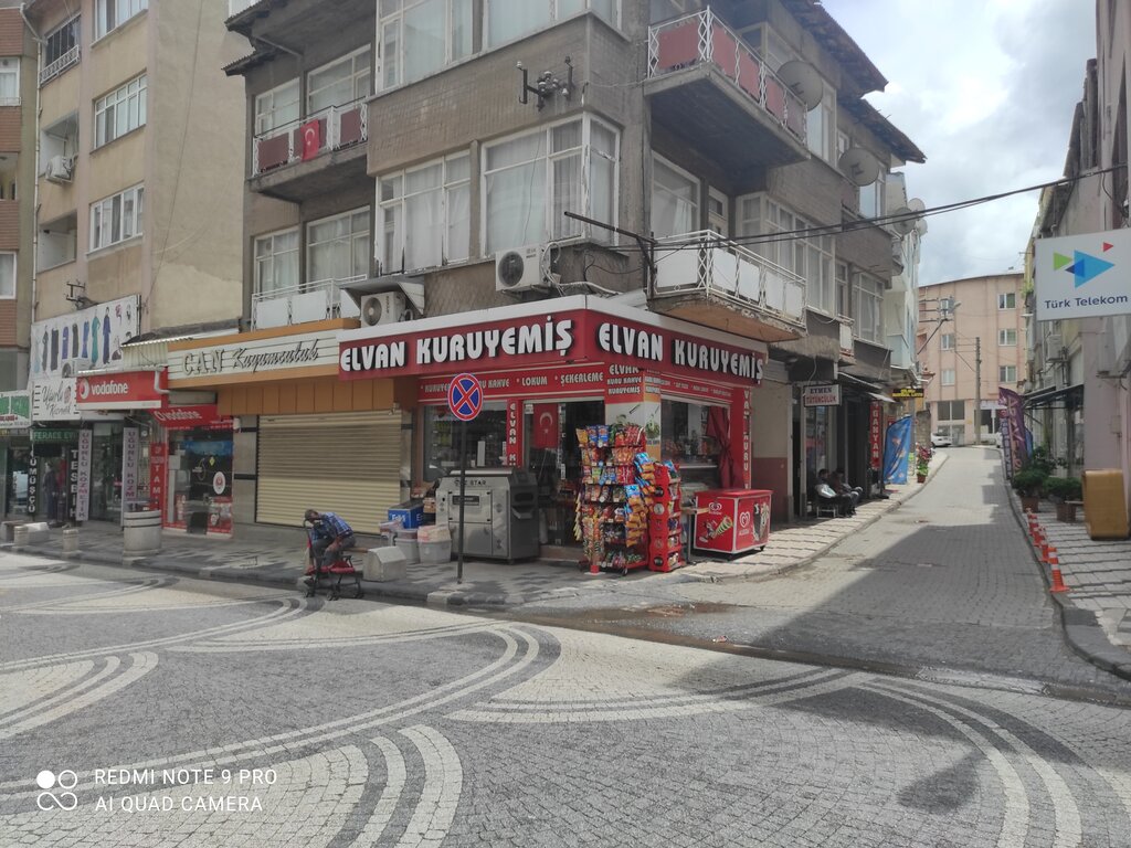 Nuts, snacks, dried fruits Elvan Nuts, Susurluk, photo