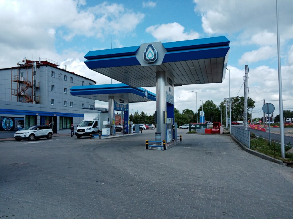 Benzin istasyonu Нефтегаз, Kaliningrad, foto