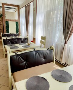 Kormilitsa (Алушта, улица Ленина, 54Ж), cafe