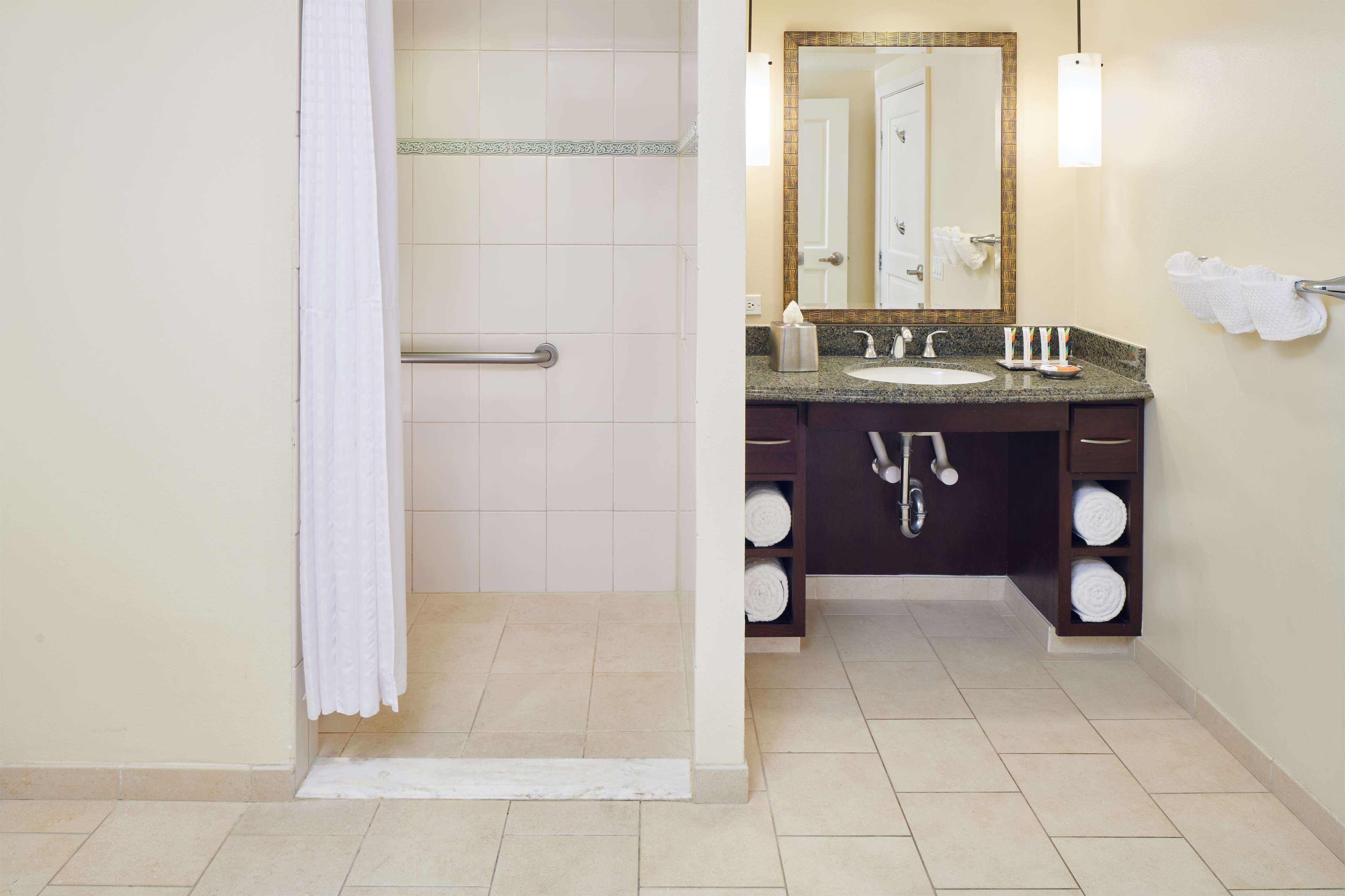 Фото Hilton Grand Vacations Club at Hilton Hawaiian Village