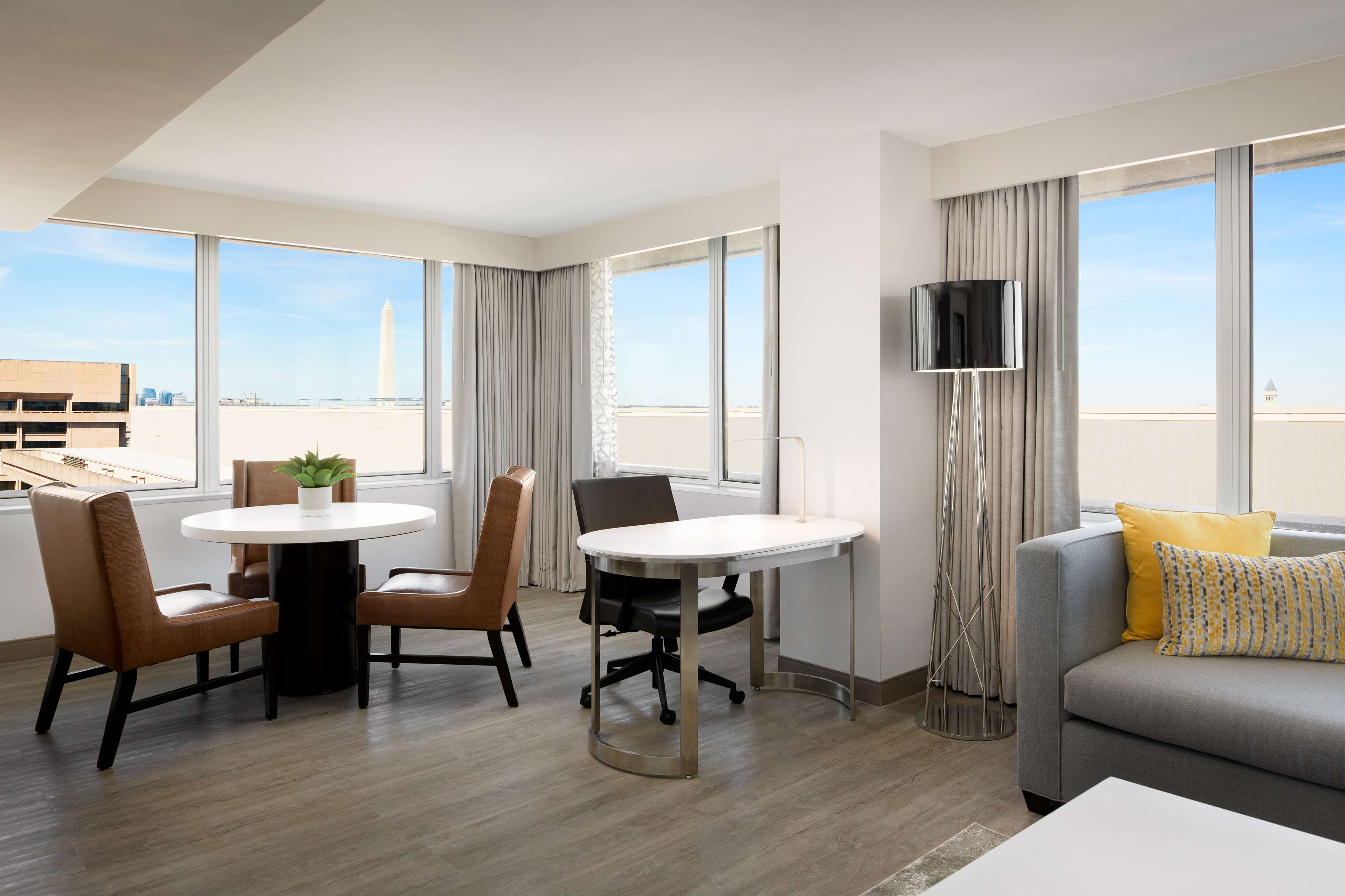 Фото Hilton Washington DC National Mall The Wharf