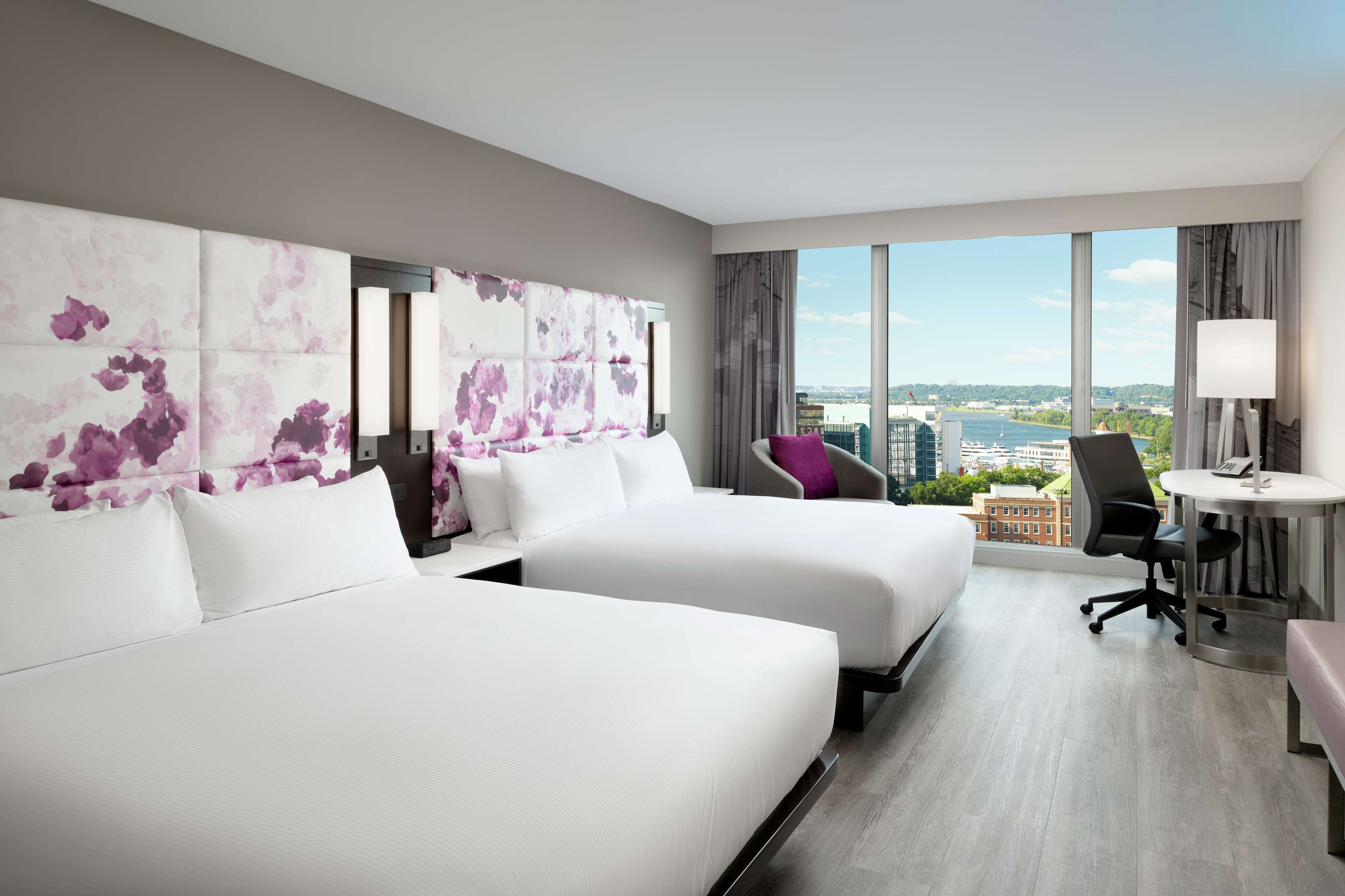 Фото Hilton Washington DC National Mall The Wharf