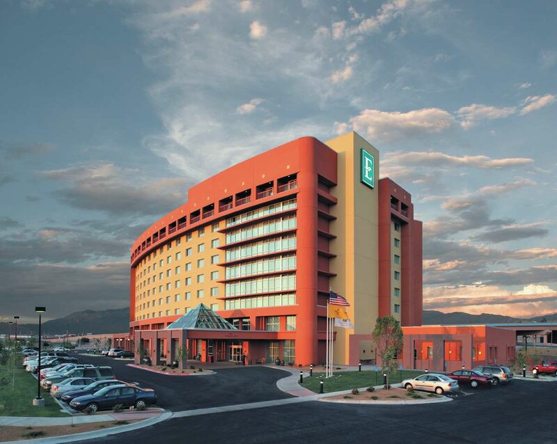 Гостиница Embassy Suites by Hilton Albuquerque в Альбукерке