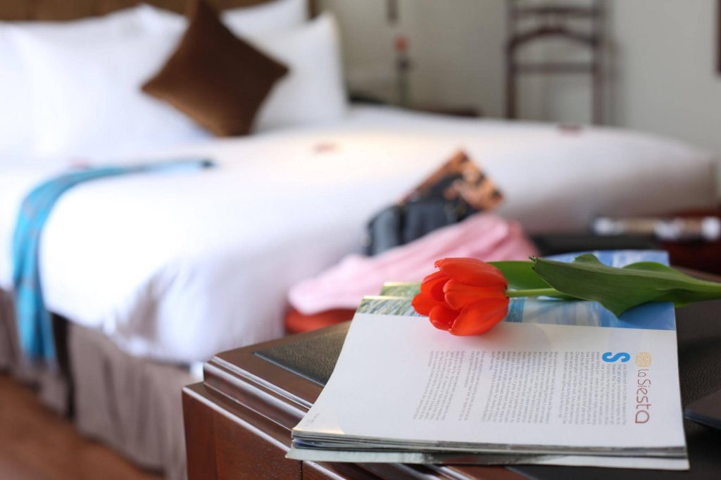 Фото Bespoke Trendy Hotel Hanoi