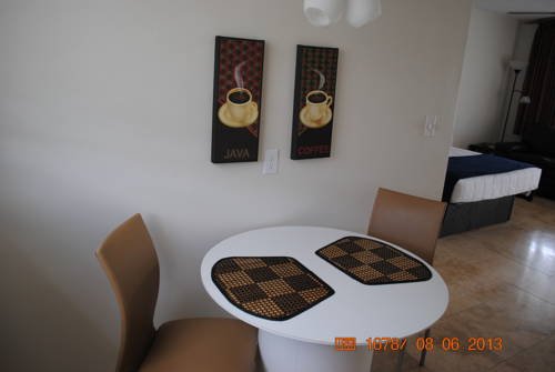 Фото Wave Beach Vacation Rentals