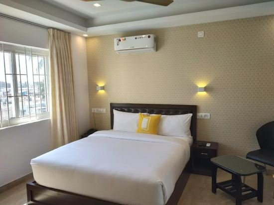 Фото Hotel Serene Palace