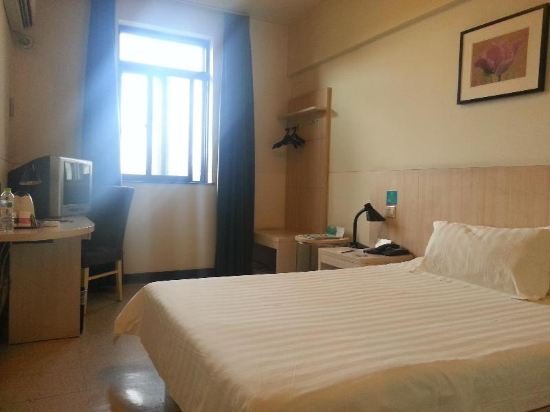 Фото Jinjiang Inn Central Changshu Yushan