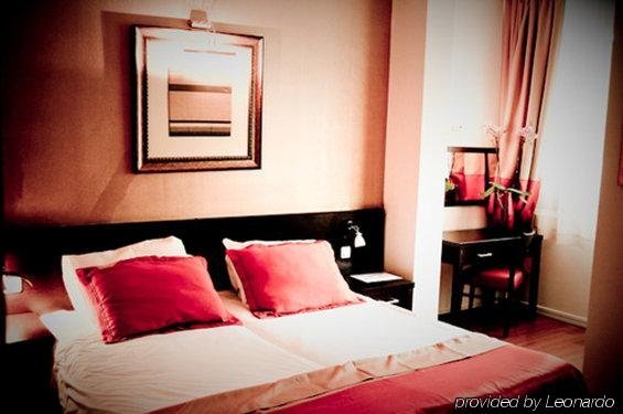 Фото The Arcade Hotel