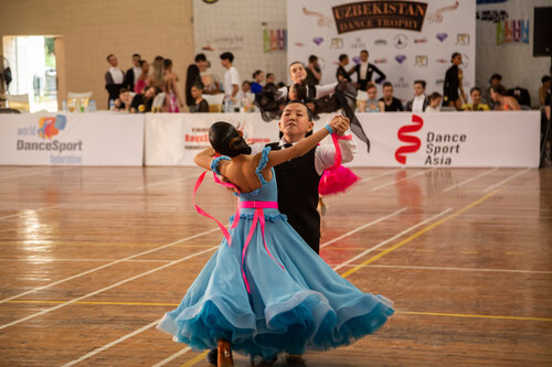 Yetuk eshak pornosini onlayn tomosha qiling